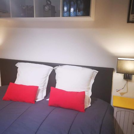 Appartements De L'Auberge Du Chemin De Fer ลาเนสแตร์ ภายนอก รูปภาพ